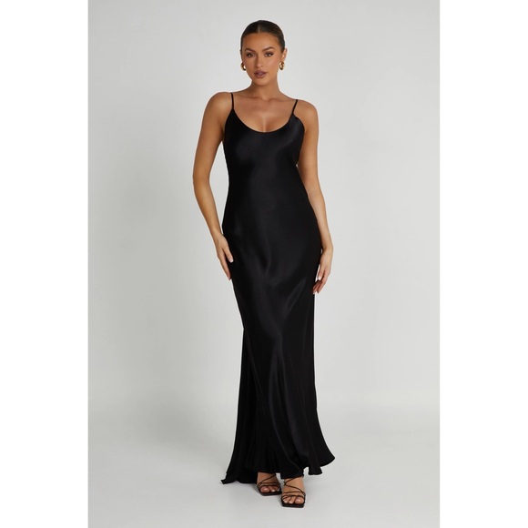 Meshki Dresses & Skirts - NWT Meshki Kailey Satin Low Back Maxi Dress Gown with Detachable Bow Train Black